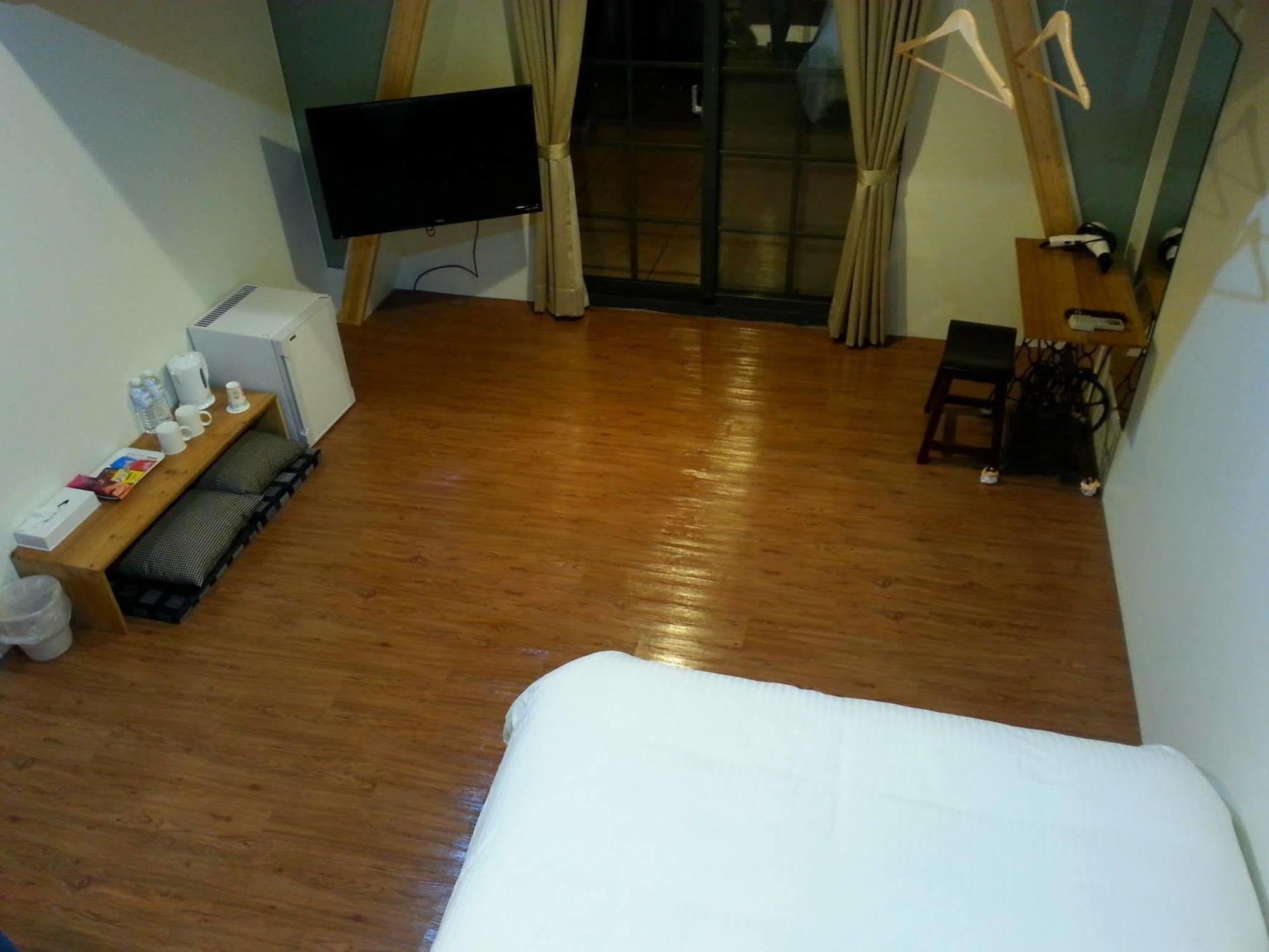 Artisan Hostel Toucheng Exterior foto